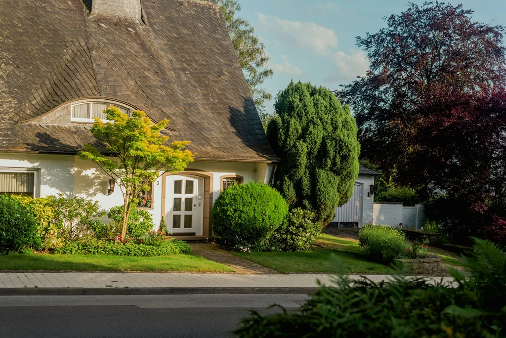 Property management and home maintenance — service imagery